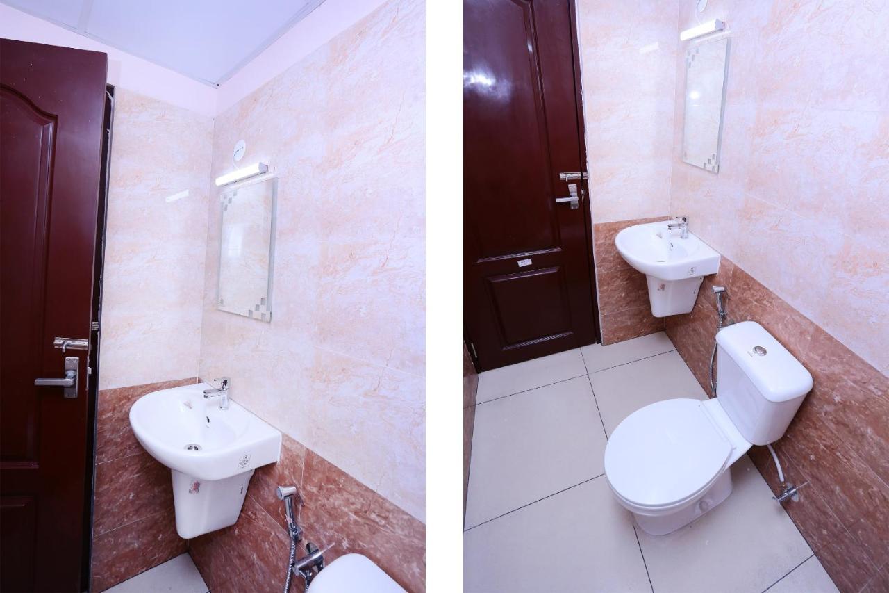 โอโย 13577 ทีเคอาร์ เมโทร เรซิเดนซี Hotel Kochi ภายนอก รูปภาพ